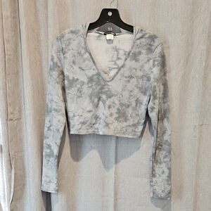 Fashion Nova Gray Tie Dye Long Sleeve Fitted Crop Top